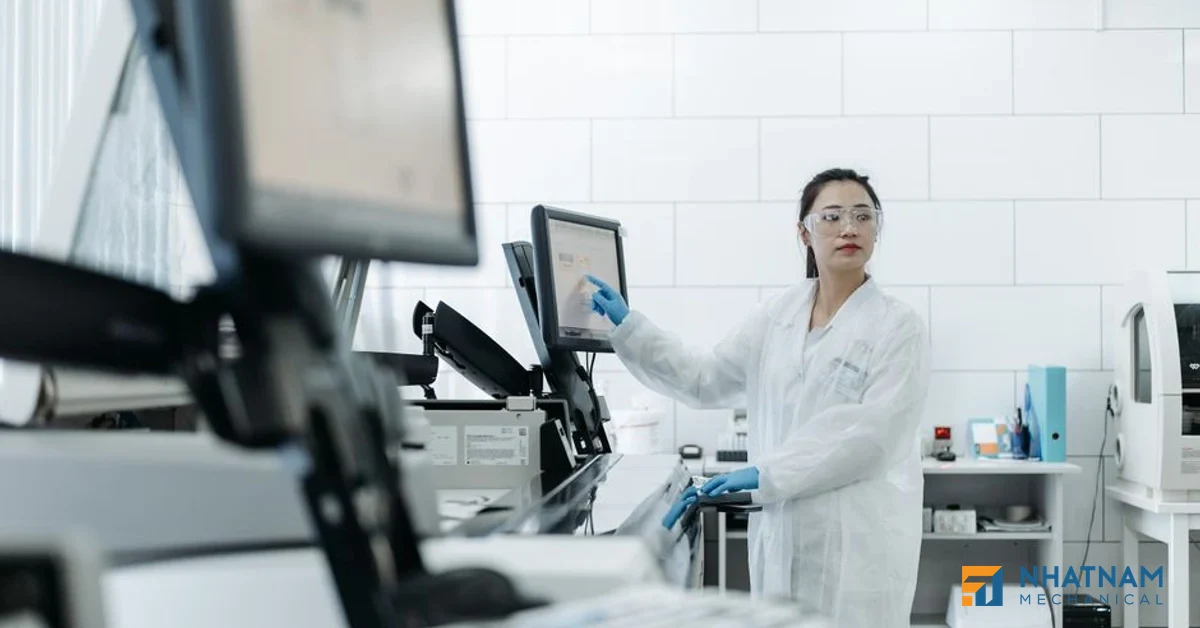 Kỹ sư Cơ Khí Nhật Nam tư vấn và giám sát quy trình gia công kim loại tấm bằng công nghệ laser Fiber